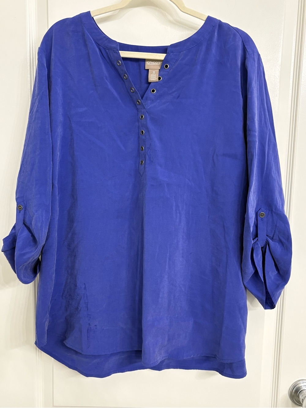 Striking Chico's Women's Royal Blue Button-Detail Tunic Top
